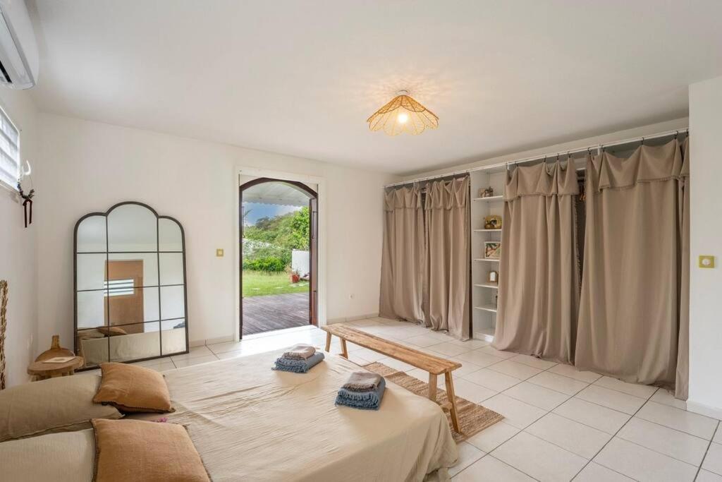 Spacieuse Villa Corossol Avec Piscine Et Jeux Exterieurs ル・ゴジエ エクステリア 写真
