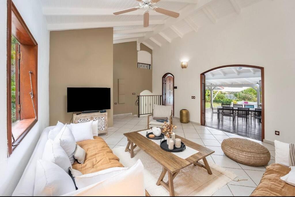 Spacieuse Villa Corossol Avec Piscine Et Jeux Exterieurs ル・ゴジエ エクステリア 写真